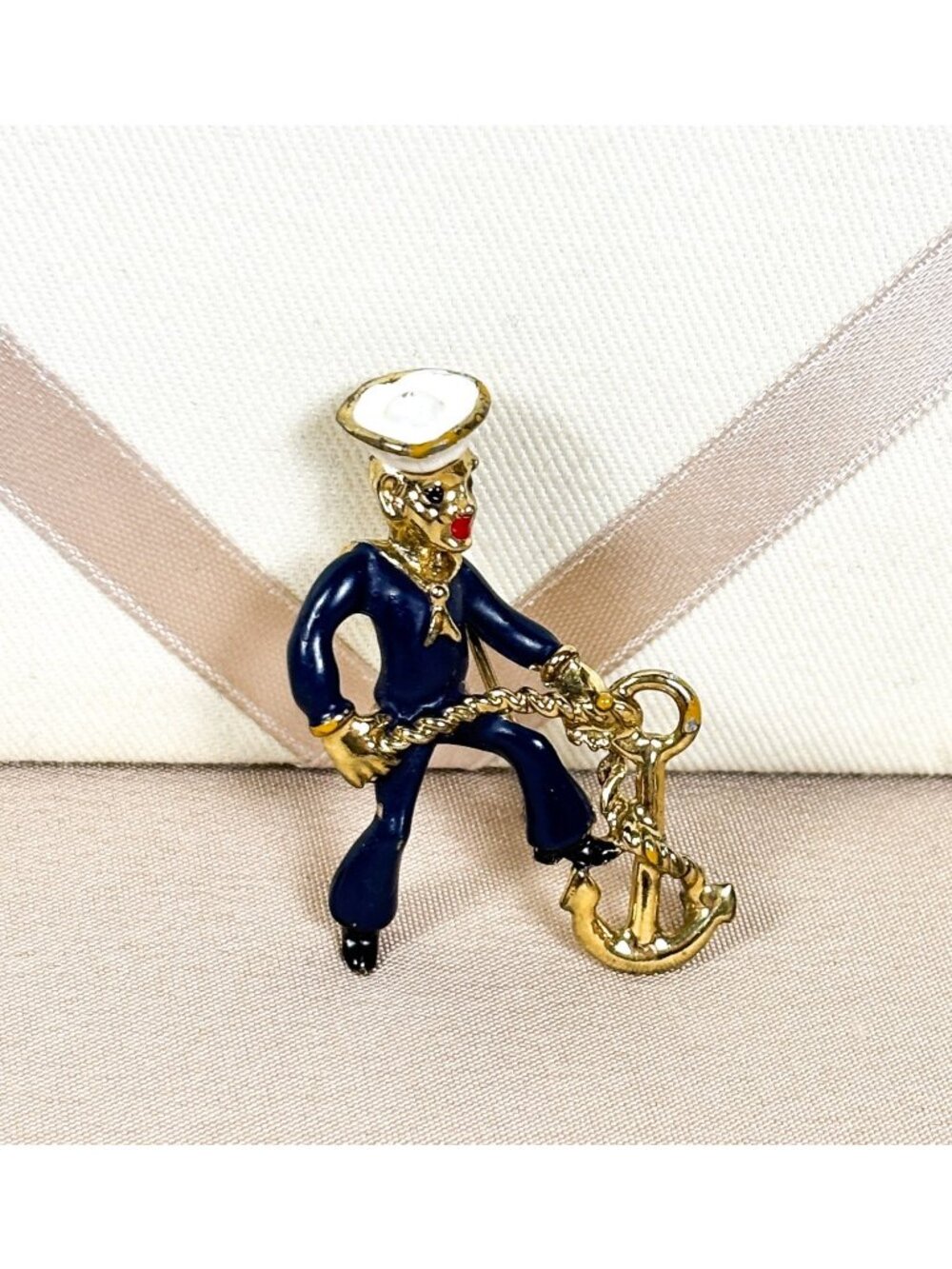 Vintage 1940’s WW2 Era Enameled Gold Tone US Sailors Rare Brooch C9